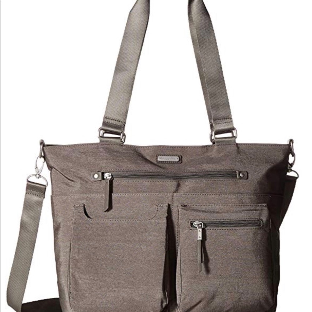 Women’s Baggillini Tote w/ RFID phone wristlet.